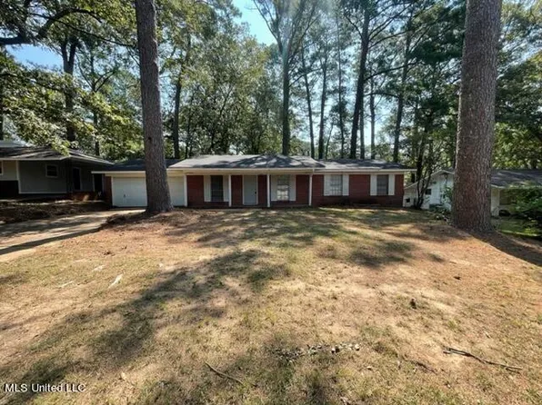 3026 Charleston Dr, Jackson, MS 39212