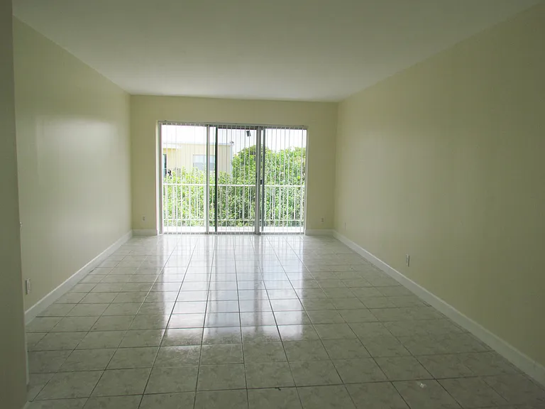 Seawind Lakes I — Photo 6