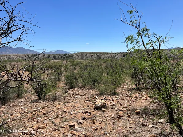 18 N River Rd, Nogales, AZ 85621