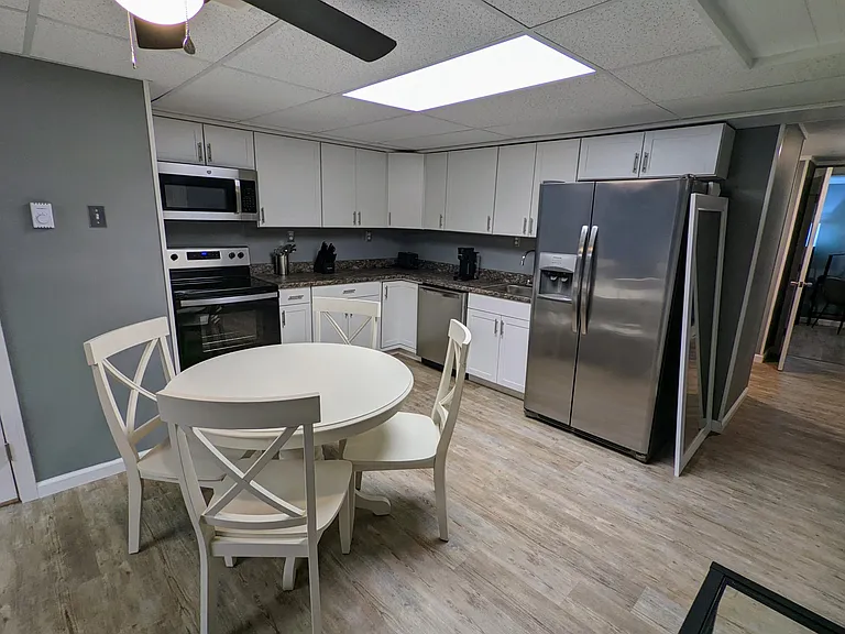 39 Queen St #1 — Photo 9