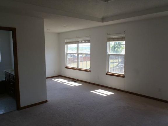 5th image of 613 SW Shorthorn Dr