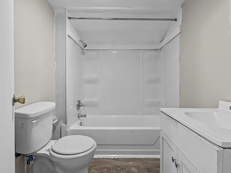 1152 Eugene St #1150 — Photo 10