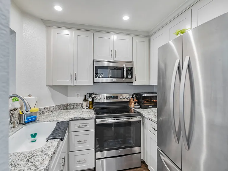 744 Northrup St — Photo 30