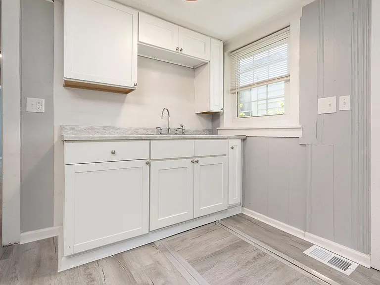 3624 Parthenia Ave — Photo 16