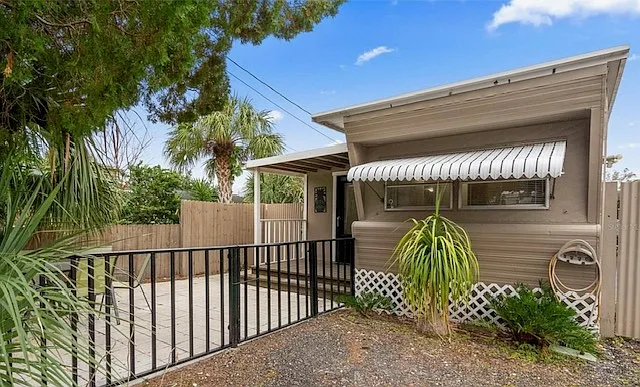 14915 Old Dixie Hwy — Photo 1