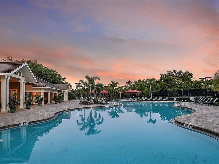 3920 Lakeview Isle Ct — Photo 44