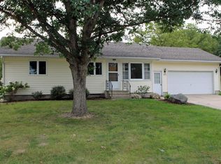 131 Niagara Dr, Waterloo, IA 50701