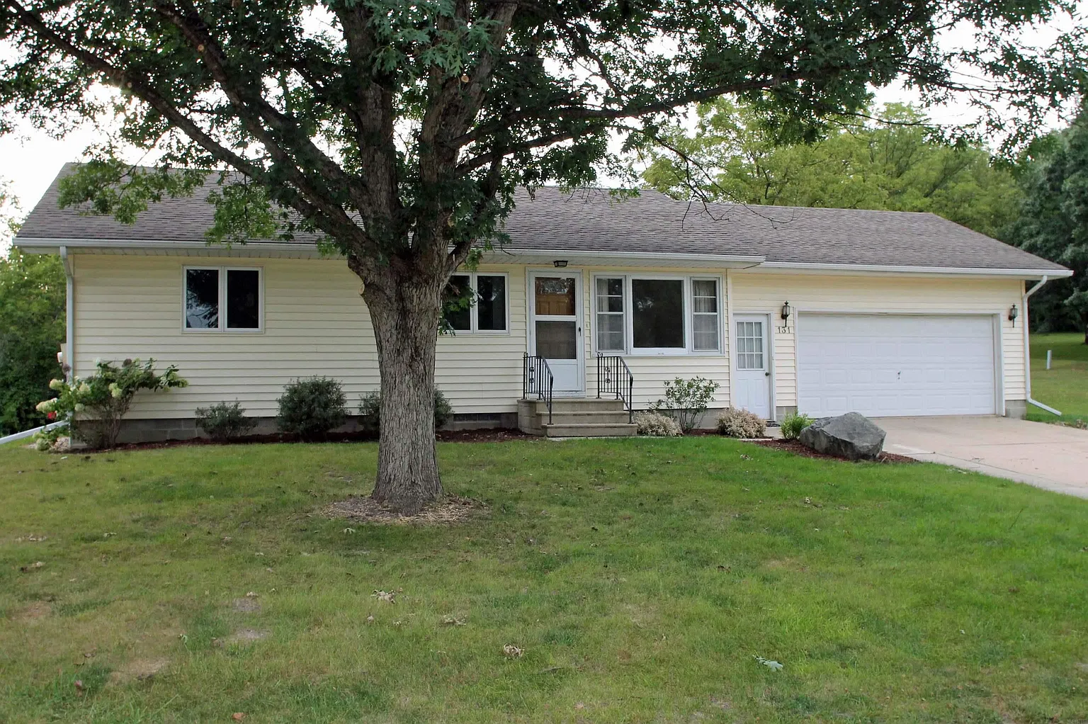 131 Niagara Dr photo 1