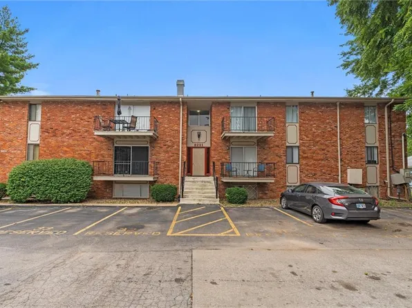 8221 Santa Fe Dr APT 7, Overland Park, KS 66204