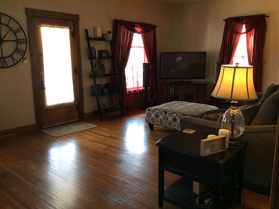 4th image of 307 N Jefferson St