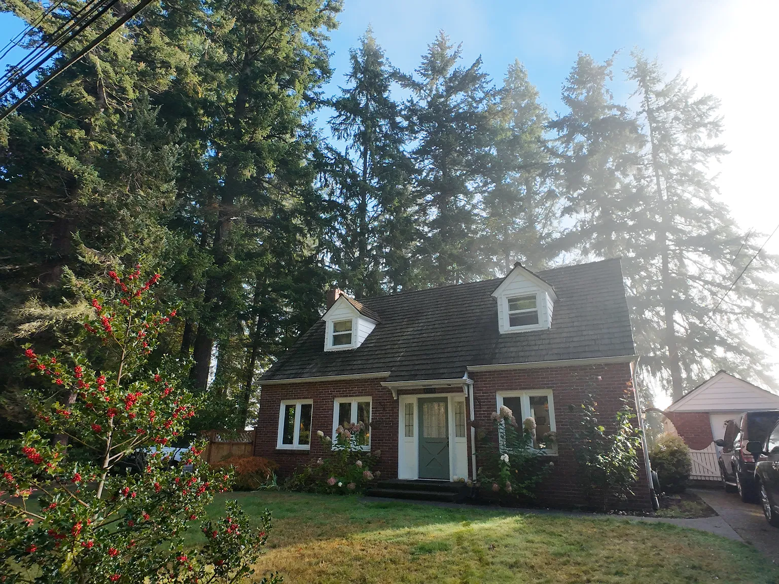 3 bed, 1.5 bath, 2400 sqft, $3,800 — Photo 2