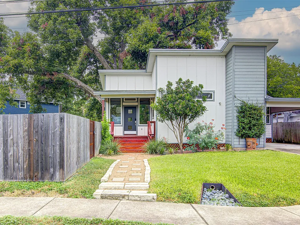 1106 Berger St