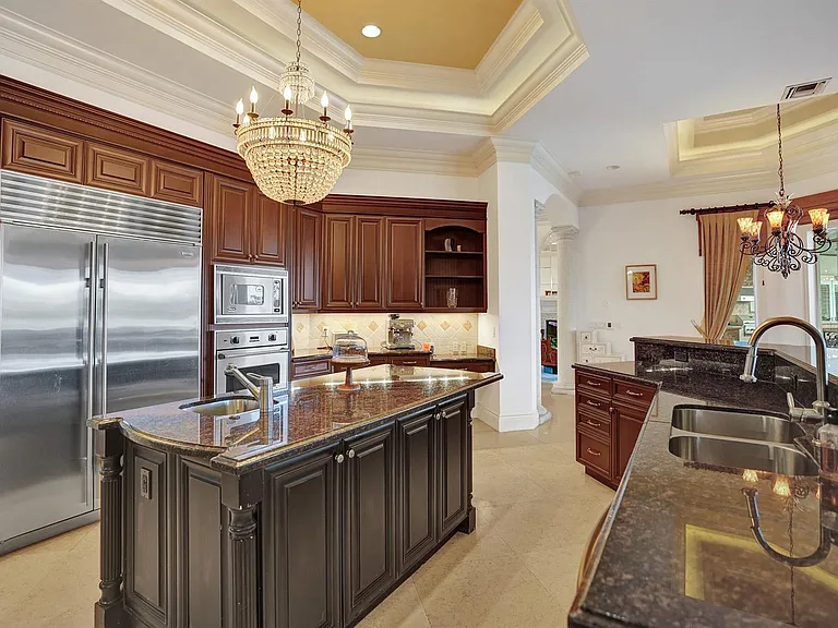 18669 SE Palm Island Ln — Photo 18