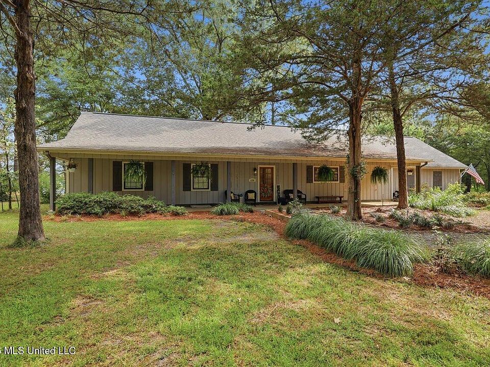 1st image of 1226 Wesley Dr