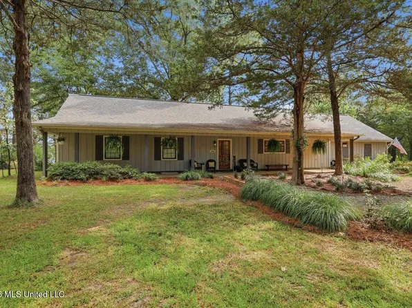 1226 Wesley Dr, Jackson, MS 39209