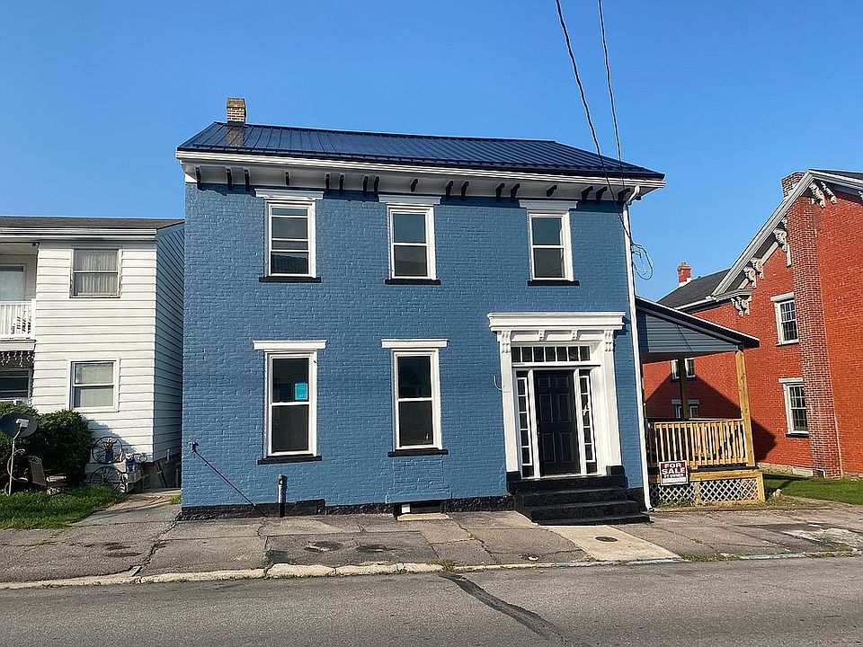 1st image of 316 E 2nd St