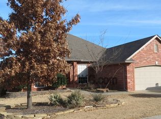 2617 SE 8th St, Moore, OK 73160