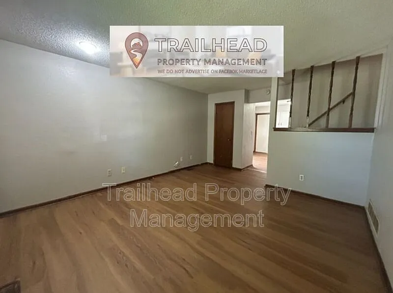 3 bed, 1.0 bath, 1000 sqft, $1,599 — Photo 3