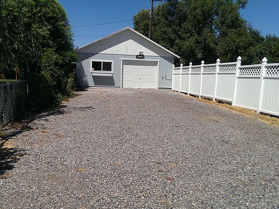 Heated shop/garage w/220