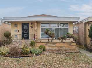 8849 S Paxton Ave, Chicago, IL 60617