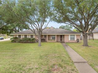800 Avondale Ave, Bryan, TX 77802