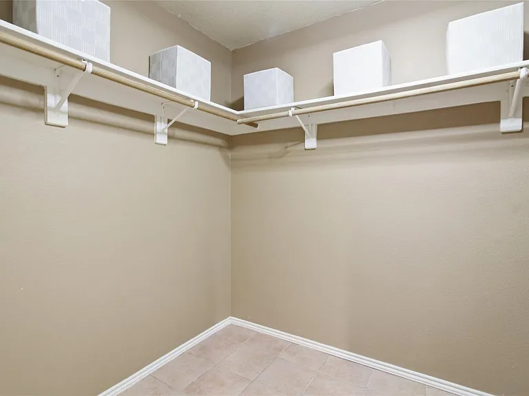 120 Mule Deer Ct — Photo 21