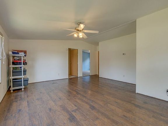 5th image of 32 McGinnis Ln