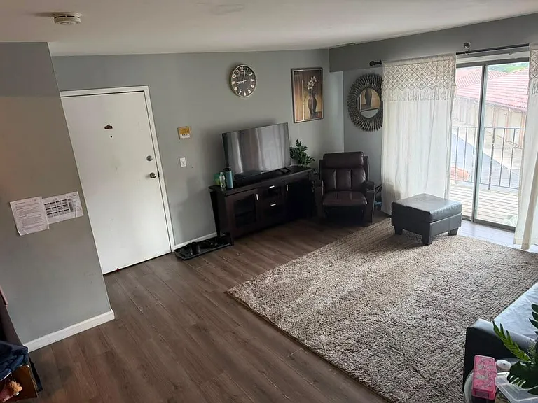 21W581 North Ave #41 — Photo 2