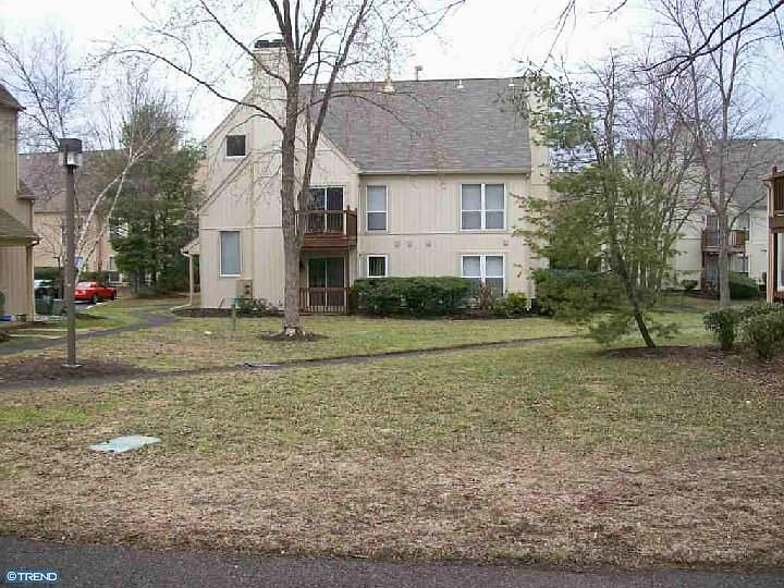 2nd image of 322 Woodlake Dr