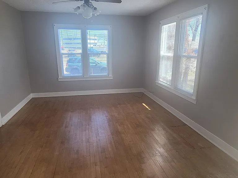 405 Mississippi Ave NW — Photo 2