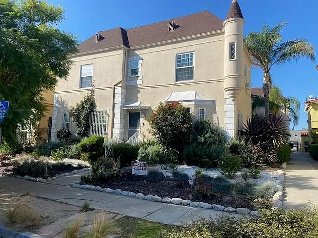 1 bed, 950 sqft, $2,800 — Photo 1