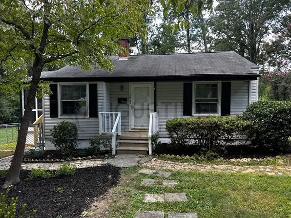 2723 Robin Hood Dr, Greensboro, NC 27408