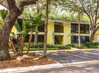 3295 Fox Chase Cir N APT 101, Palm Harbor, FL 34683