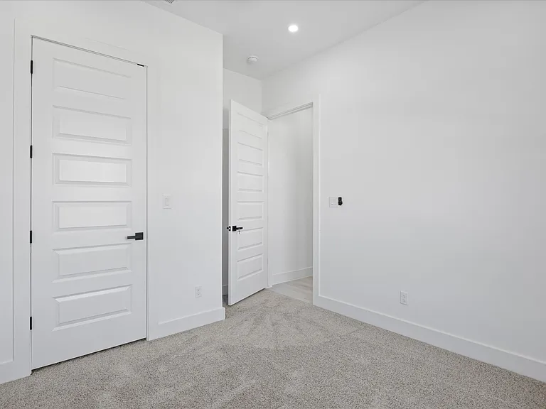 2057 Glenhollow Dr — Photo 5