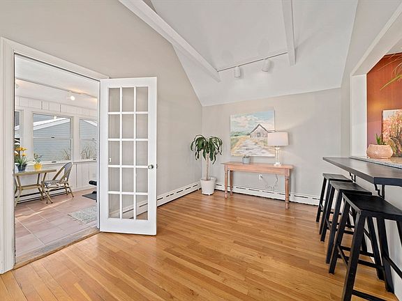 2nd image of 109 Simonds Rd