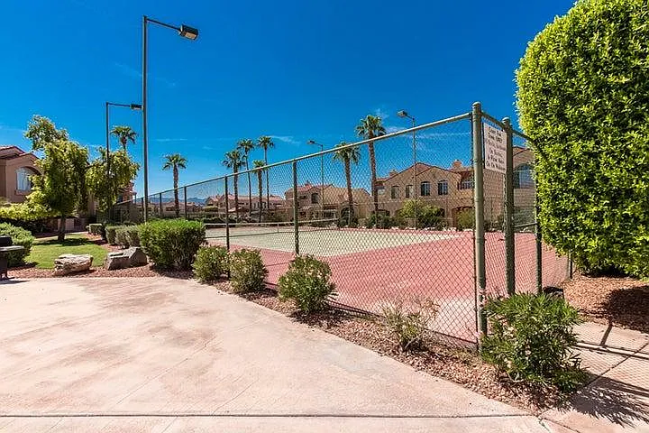1650 Smoketree Ave S #142 — Photo 20
