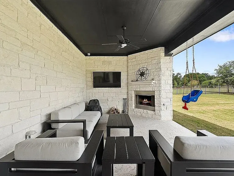 1102 Woodpark Ln — Photo 36