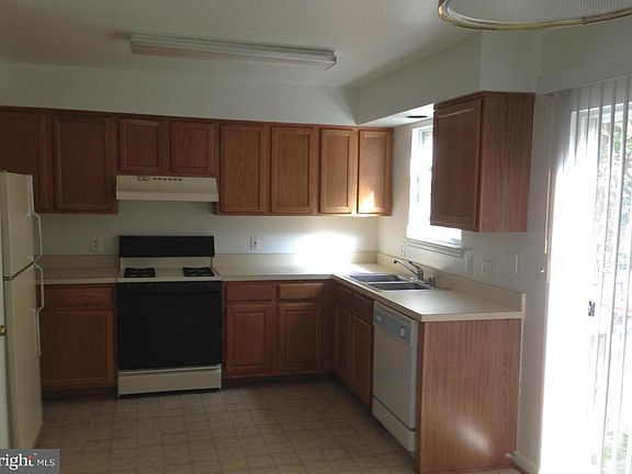 2nd image of 305 Independence Dr
