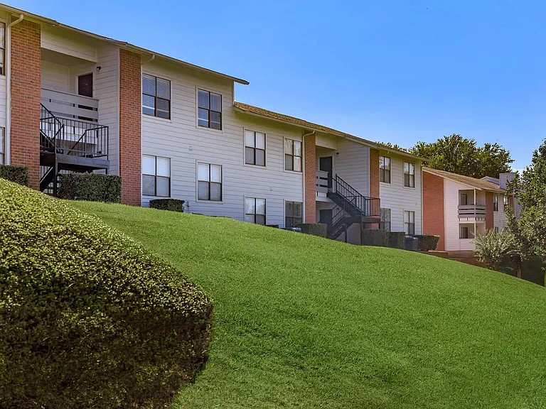 Sunridge Apartments — Photo 28