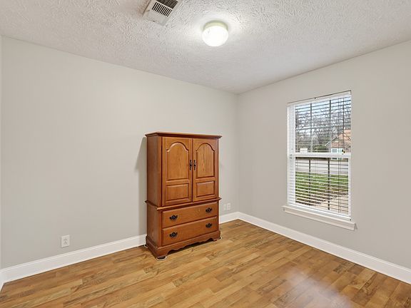 2nd image of 3005 Penn Meade Way