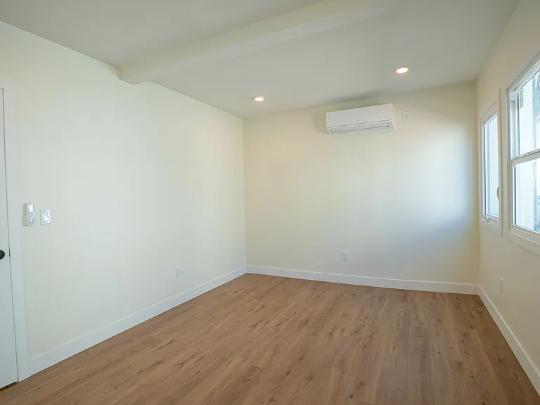 1038 S Westmoreland Ave — Photo 10