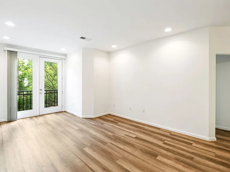 760 Walker Sq #3C — Photo 16
