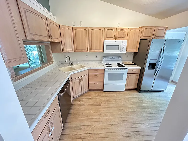 1135 E Saginaw St #1137 — Photo 24