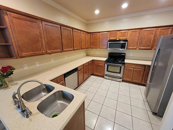 4th image of 5450 Hampton Hill Cir
