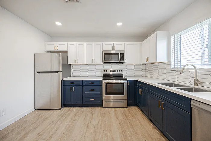 719 N 12th Ave #4 — Photo 9