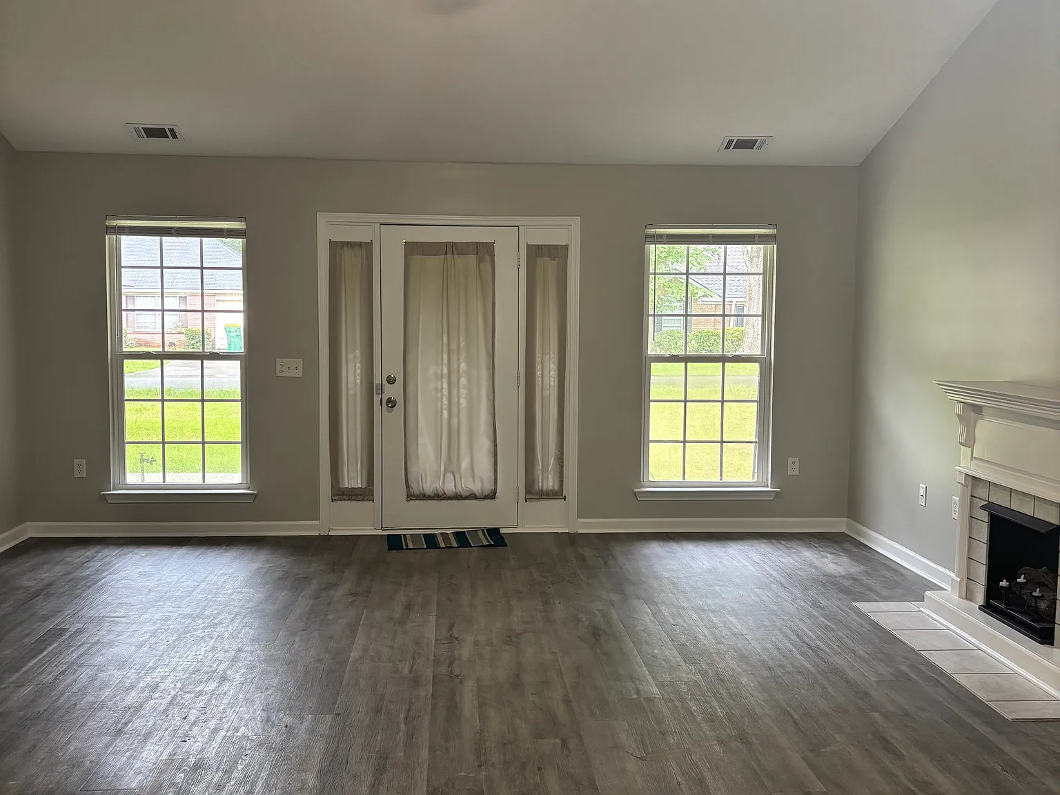 3 bed, 1272 sqft, $1,875 — Photo 3