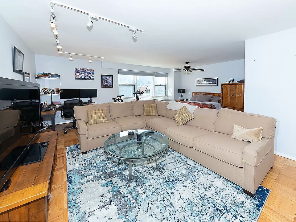 1st image of 300 E 71st St APT 18S