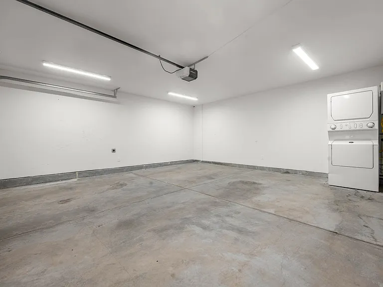 1625 Stearns Dr — Photo 16