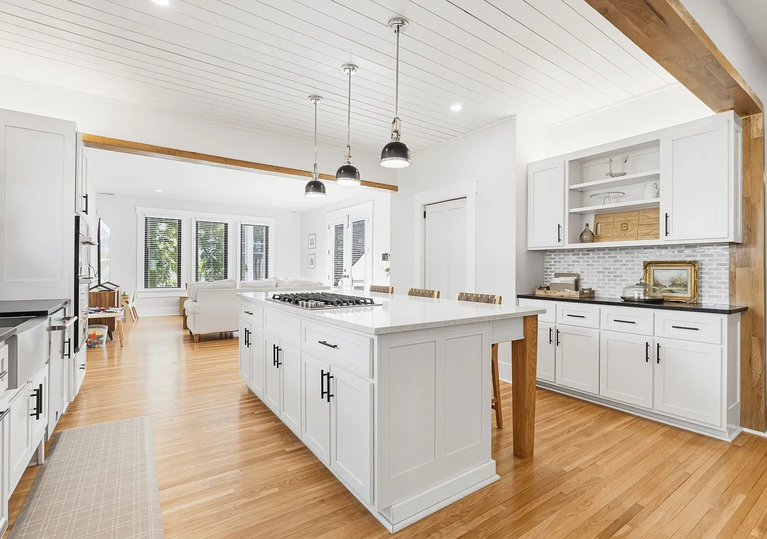 Luxury Downtown Home — Photo 4