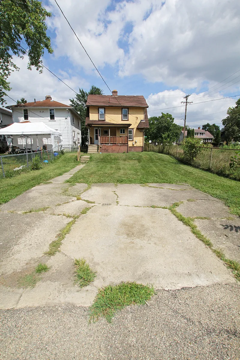 Building Photo - 2504 Hoover Ave